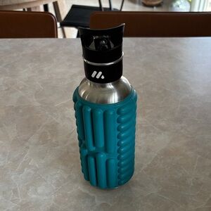 Stainless Steel Bottle with Teal Grip by